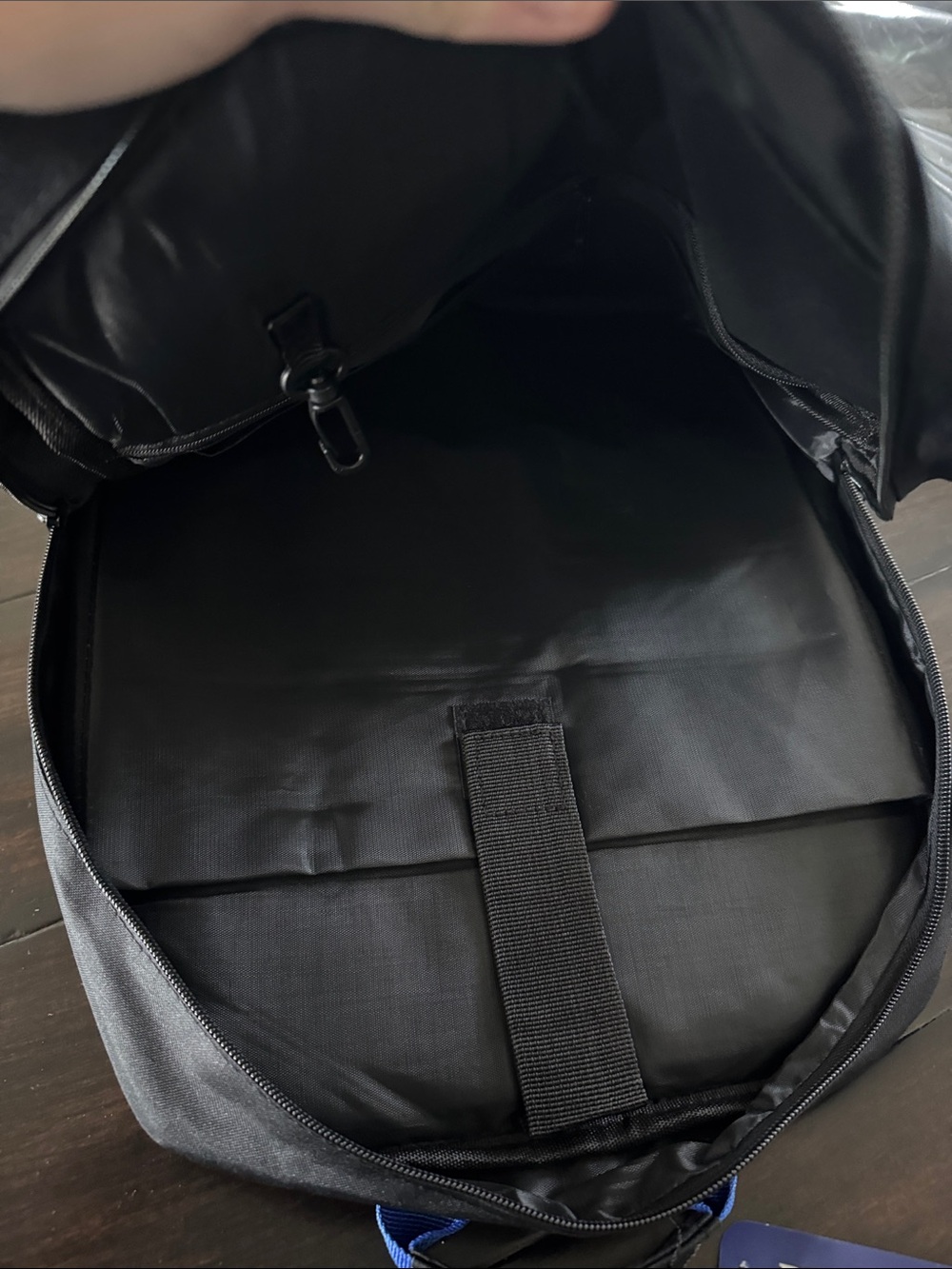 Black tech Backpack - Picture 5 of 6